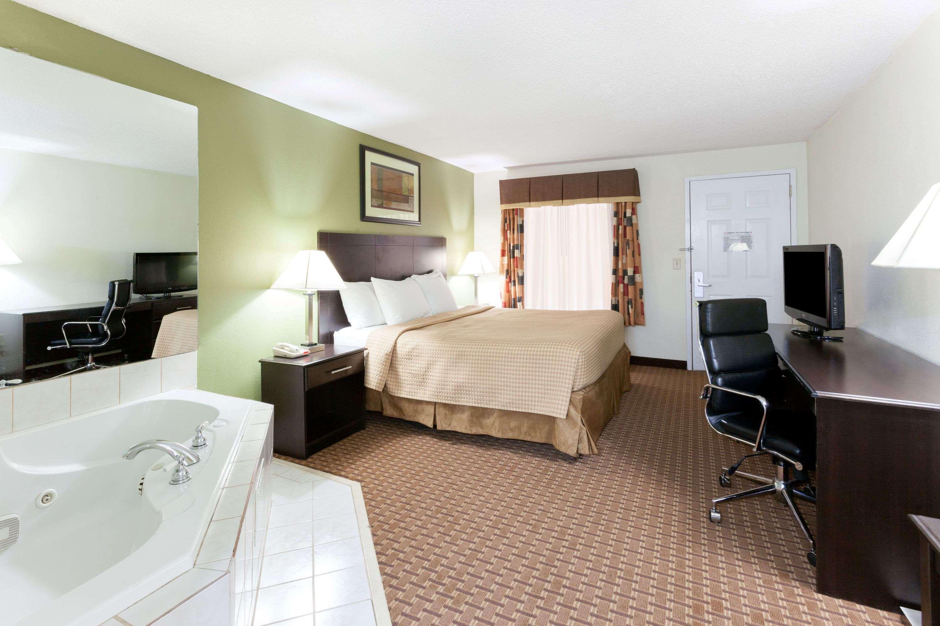 Super 8 By Wyndham Decatur/Dntn/Atlanta Area Hotel Eksteriør billede